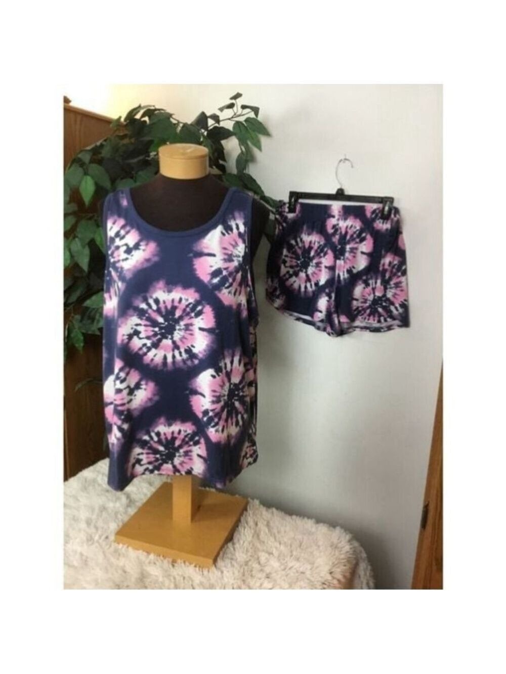 Womans Peace, Love & Dreams pajama tank and boxer short set XL NWT elast…